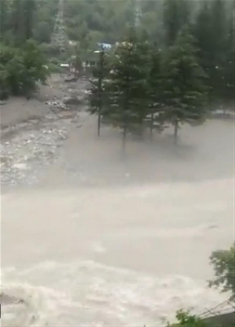 जम्मू-कश्मीर के किश्तवाड़ जिले में भीषण बादल फटा, कई लोगों के हताहत होने की आशंका