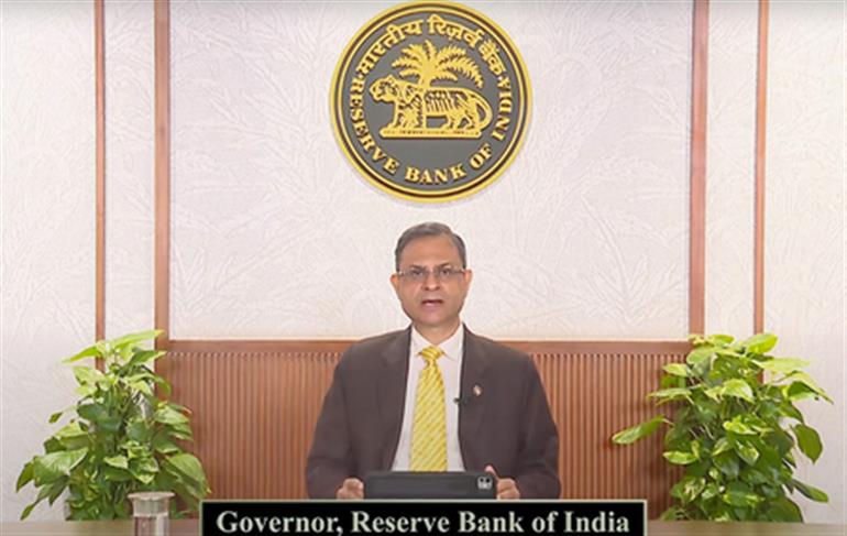 आरबीआई गवर्नर ने कहा कि बैंक बोर्ड के लिए निर्णय लेना नियामक का काम नहीं है