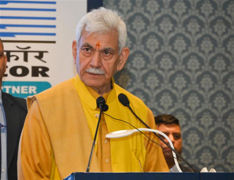 ਪੁਣਛ ਵਿੱਚ ਗੋਲੀਬਾਰੀ ਪ੍ਰਭਾਵਿਤ ਪਰਿਵਾਰਾਂ ਲਈ 133 ਘਰ ਬਣਾਏਗਾ HRDS: J&K LG