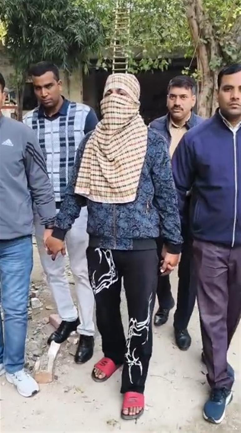 दक्षिण दिल्ली में मालिक से लूटपाट के आरोप में ड्राइवर गिरफ्तार; करोड़ों रुपये के चोरी के आभूषण और घड़ियाँ बरामद