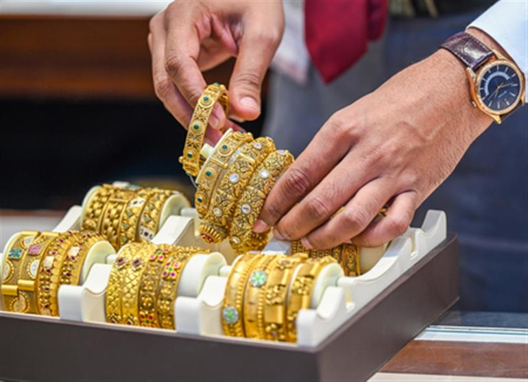Gold, silver prices rise on strong demand