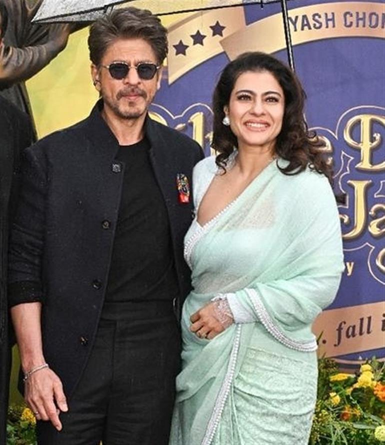 काजोल ने कहा, 'विदेश में रहने वाले भारतीयों के लिए डीडीएलजे एक तरह से कसौटी बन गई है'