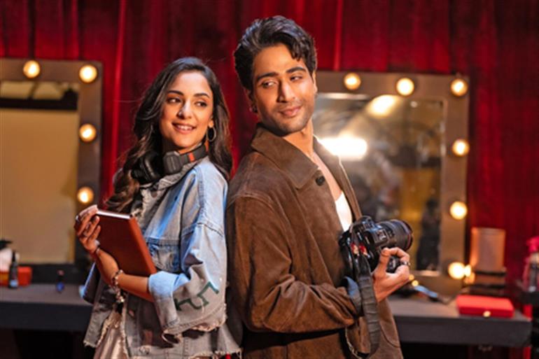 ਅਰਿਜੀਤ ਸਿੰਘ ਆਪਣੇ ਨਵੇਂ ਰੂਹਾਨੀ ਟਰੈਕ 'ਫਿਤਰਤੇਂ' ਨਾਲ ਰੋਮਾਂਸ ਵਿੱਚ ਵਾਪਸ ਆਏ ਹਨ