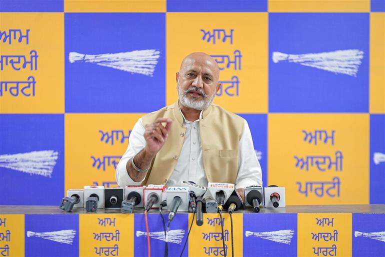 *ਆਪ' ਦਾ ਕਾਂਗਰਸ ਨੂੰ ਸਵਾਲ: 500 ਕਰੋੜ ਅਤੇ 350 ਕਰੋੜ ਦੇ 'ਖੇਡ' ਦੀ ਅਸਲ ਕਹਾਣੀ ਕੀ ਹੈ?