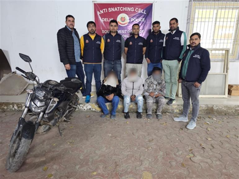 Delhi Police arrest three snatchers after analysing over 300 CCTV cameras