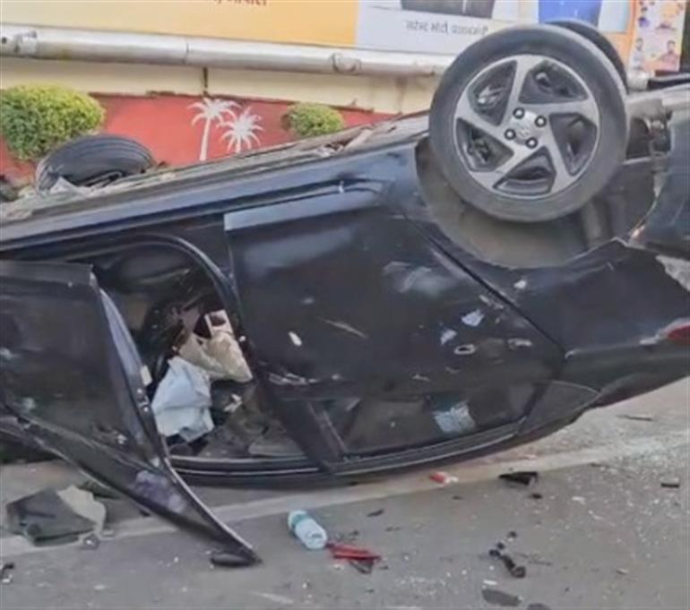 ਮੱਧ ਪ੍ਰਦੇਸ਼ ਪੁਲਿਸ ਦੇ ਪੁਲਿਸ ਮੁਲਾਜ਼ਮਾਂ ਨੂੰ ਭਾਰੀ ਸੱਟਾਂ ਲੱਗੀਆਂ, ਭੋਪਾਲ ਵਿੱਚ ਤੇਜ਼ ਰਫ਼ਤਾਰ ਗੱਡੀ ਪੁਲਿਸ ਦੀ ਕਾਰ ਨਾਲ ਟਕਰਾ ਗਈ