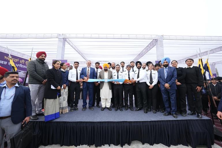 पंजाब सरकार विमानन इको-सिस्टम बना रही है, जो नौकरी ढूंढने वाले नहीं, नौकरी देने वाले युवा पैदा कर रहा है: मुख्यमंत्री भगवंत सिंह मान