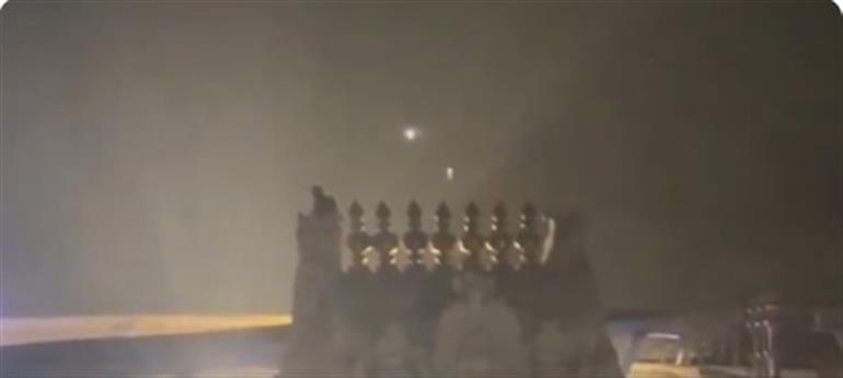 ਸ਼ਰਾਬੀ ਵਿਅਕਤੀ ਤਿਰੂਪਤੀ ਮੰਦਰ ਦੇ 'ਗੋਪੁਰਮ' 'ਤੇ ਚੜ੍ਹਿਆ, ਘੰਟੇ ਭਰ ਡਰਾਉਣ ਤੋਂ ਬਾਅਦ ਹਿਰਾਸਤ ਵਿੱਚ