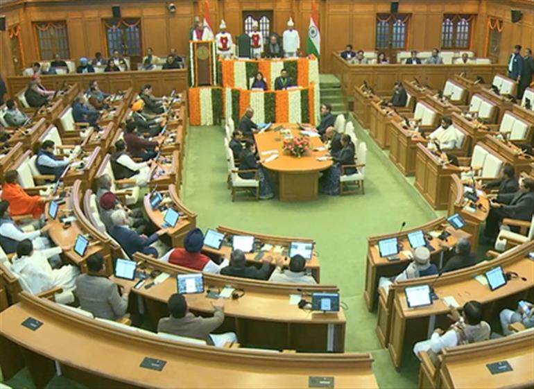प्रदूषण विवाद और CAG रिपोर्ट पर हंगामे के बीच दिल्ली विधानसभा का शीतकालीन सत्र शुरू