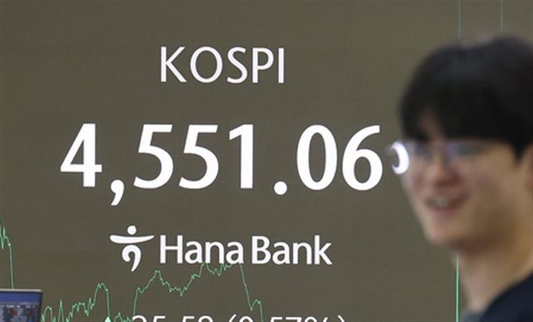 ਸਿਓਲ ਦੇ ਸ਼ੇਅਰਾਂ ਨੇ 4,600 ਤੋਂ ਉੱਪਰ ਦੇ ਥੋੜ੍ਹੇ ਸਮੇਂ ਦੇ ਛੂਹਣ ਤੋਂ ਬਾਅਦ ਤਕਨੀਕੀ, ਆਟੋ ਰੈਲੀ 'ਤੇ ਨਵਾਂ ਰਿਕਾਰਡ ਉੱਚਾ ਦਰਜ ਕੀਤਾ