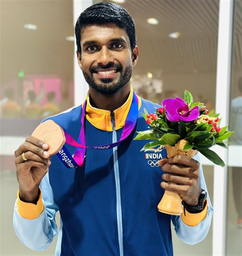 ਭਾਰਤ ਦੇ ਮੱਧ-ਦੂਰੀ ਦੇ ਦੌੜਾਕ ਜਿਨਸਨ ਜੌਹਨਸਨ ਨੇ ਸੰਨਿਆਸ ਦਾ ਐਲਾਨ ਕੀਤਾ