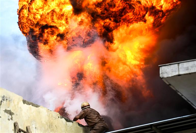 ਹਿਮਾਚਲ ਦੇ ਸੋਲਨ ਵਿੱਚ ਇਮਾਰਤਾਂ ਨੂੰ ਅੱਗ ਲੱਗ ਗਈ; 7 ਸਾਲਾ ਬੱਚੇ ਦੀ ਮੌਤ, ਕਈਆਂ ਦੇ ਫਸਣ ਦਾ ਖਦਸ਼ਾ