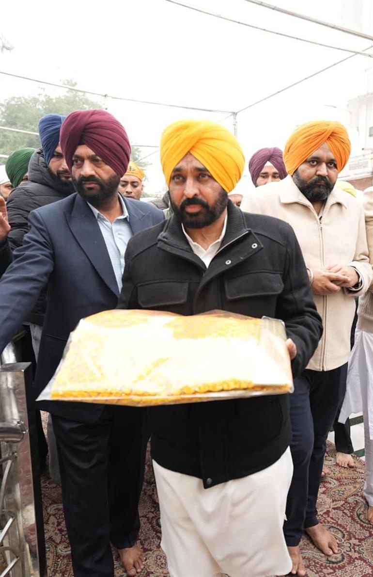 ਸ੍ਰੀ ਅਕਾਲ ਤਖ਼ਤ ਸਾਹਿਬ ਅੱਗੇ ਨਿਮਾਣੇ ਸਿੱਖ ਵਜੋਂ ਪੇਸ਼ ਹੋਏ ਮੁੱਖ ਮੰਤਰੀ ਮਾਨ