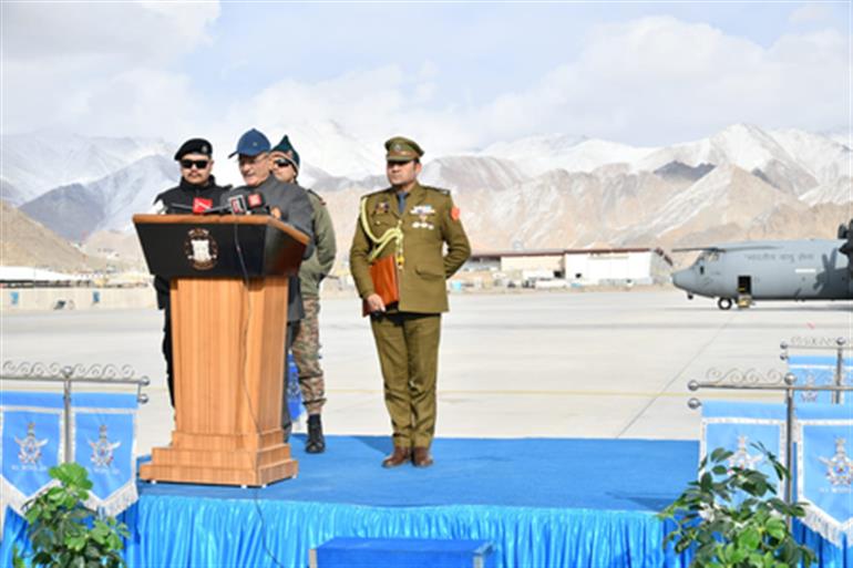 लेह स्थित भारतीय वायु सेना स्टेशन पर नागरिक उड्डयन को बढ़ावा देने वाली परियोजना का उपराज्यपाल ने उद्घाटन किया