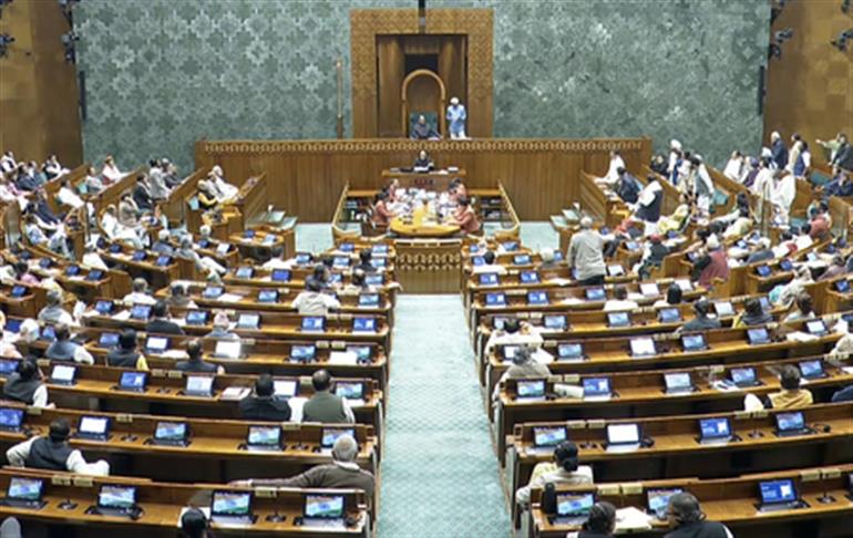 राहुल गांधी द्वारा लद्दाख गतिरोध का मुद्दा उठाने पर लोकसभा में तीखी बहस छिड़ी, राजनाथ सिंह ने करारा जवाब दिया