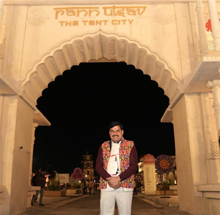 मध्य प्रदेश के मुख्यमंत्री मोहन यादव ने गुजरात के 'रण उत्सव' में भाग लिया