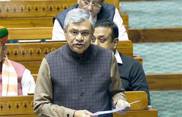 अमृत ​​भारत योजना के तहत 172 रेलवे स्टेशनों का कायाकल्प: अश्विनी वैष्णव