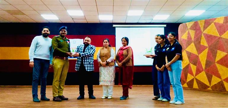 डीएवी कॉलेज की एनएसएस इकाई ने डिजिटल नागरिकों को सशक्त बनाने हेतु साइबर अपराध जागरूकता अभियान आयोजित किया