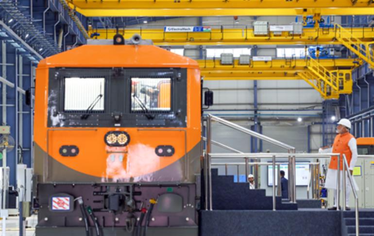 हाल की तिमाहियों में मजबूत सकल मूल्य वृद्धि के साथ भारत का विनिर्माण क्षेत्र और मजबूत हुआ