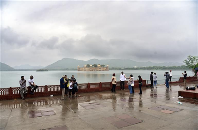 पश्चिमी विक्षोभ से राजस्थान में बारिश और ओलावृष्टि; मौसम संबंधी चेतावनी जारी