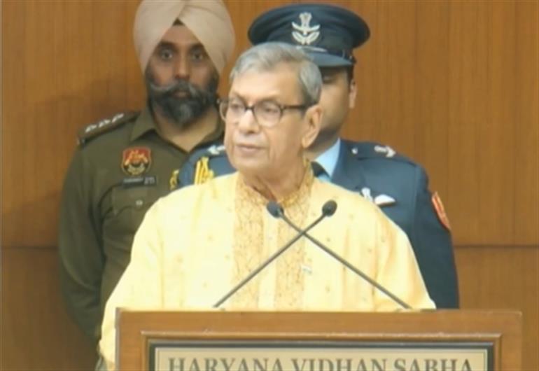 हरियाणा सरकार ने ‘लालफीताशाही’ को ‘लाल कालीन’ में बदला: राज्यपाल