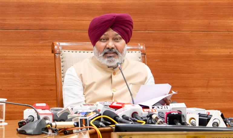 ‘आप’ सरकार के अधीन पंजाब राजस्व विकास में शीर्ष 3 राज्यों में शामिल, अपना कर राजस्व बढ़कर 57,919 करोड़ रुपये हुआ: हरपाल सिंह चीमा