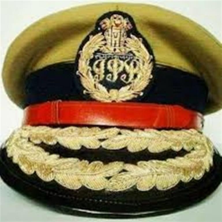 गुजरात में पुलिस प्रशासन में बड़े फेरबदल के तहत 37 आईपीएस अधिकारियों का तबादला