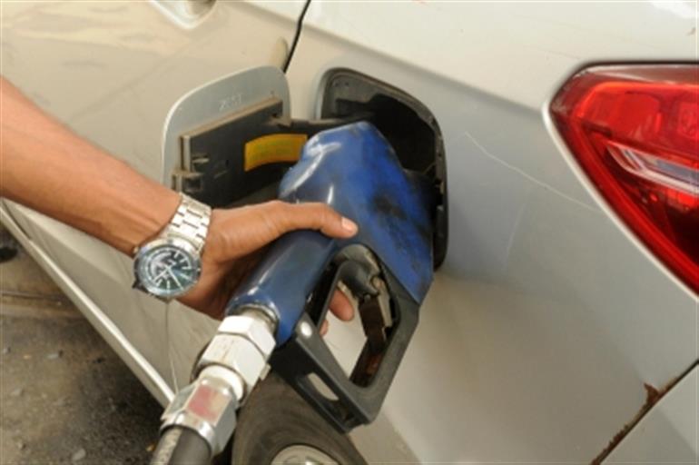 ईरान युद्ध के बीच भारत के पास तेल और पेट्रोलियम उत्पादों का पर्याप्त भंडार है