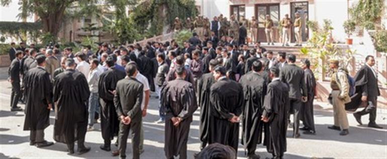 बम से धमकी भरे ईमेल मिलने पर बाड़मेर और नागौर की अदालतों में हाई अलर्ट जारी