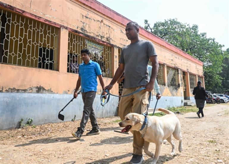 गुजरात: बम की धमकी के बाद अहमदाबाद ग्रामीण न्यायालय और उच्च न्यायालय में सुरक्षा बढ़ा दी गई है